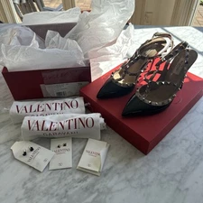 Valentino Garavani Womens Rockstud So Noir Stiletto 100 Size 39/8