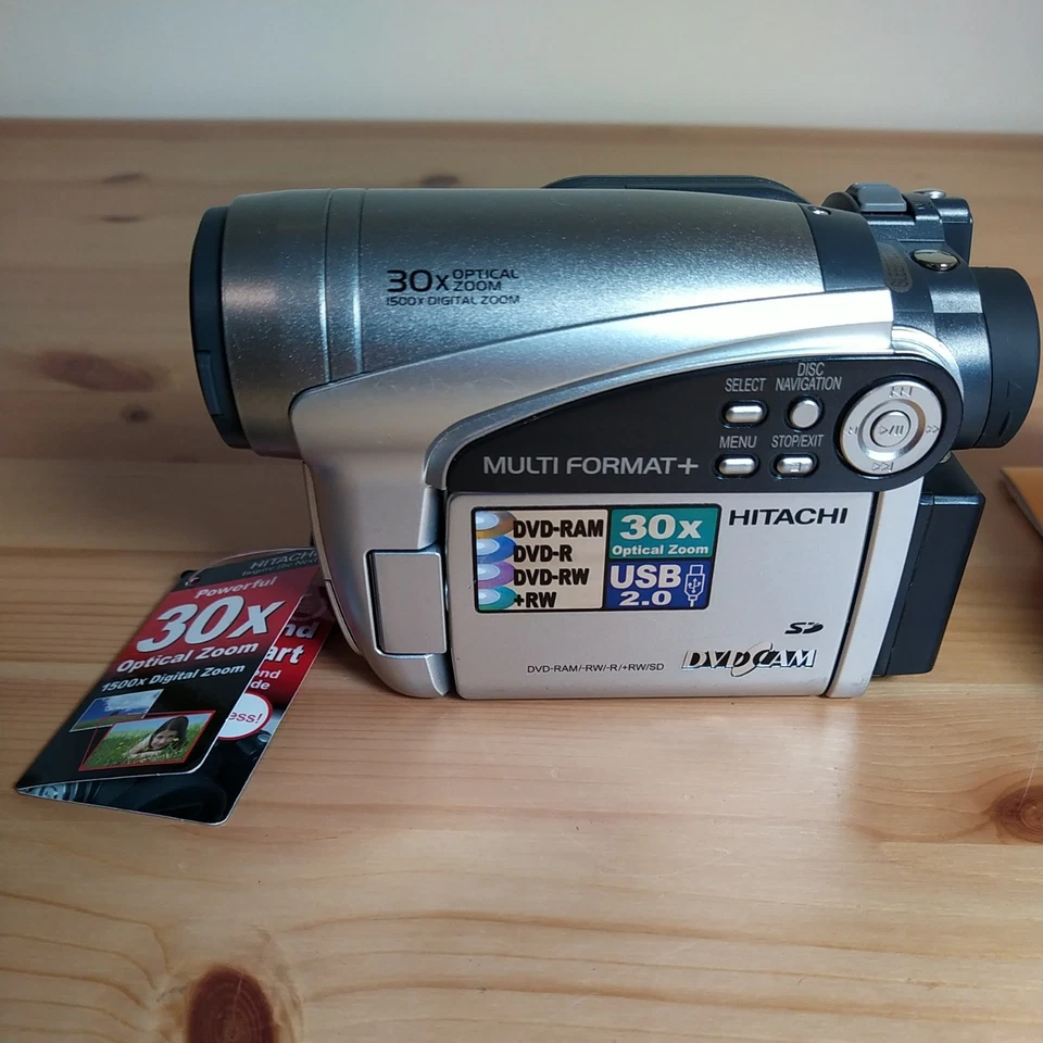 Mini videocámara de DVD portátil Hitachi DVDCAM DZ-GX5060E plateada probada FUNCIONA Foto 2 de 4