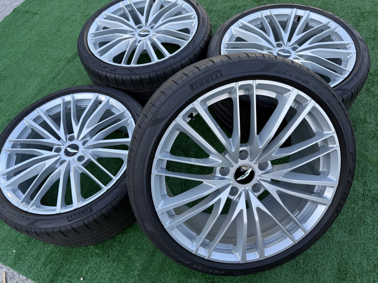 Set Aston Martin DBS Wheels Forged 21 inch OEM MINT