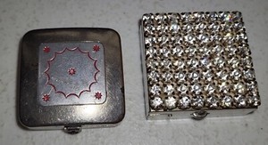 VINTAGE DUBARRY COMPACT & ART DECO Brass/Rhinestones Pill Snuff Box *USA.