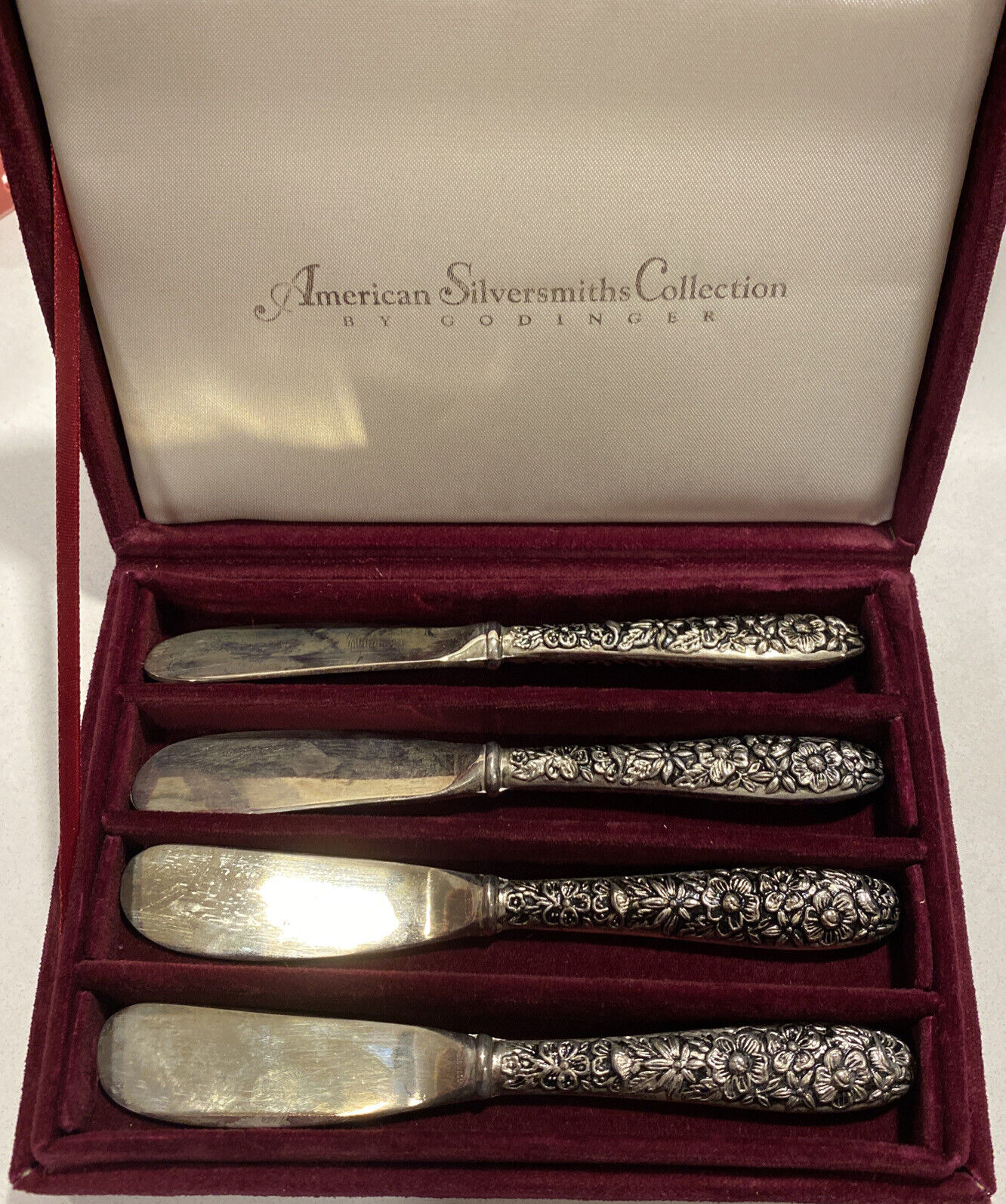 American Silversmiths Collection by Godinger 4pcs Butter Knives Spreader Set