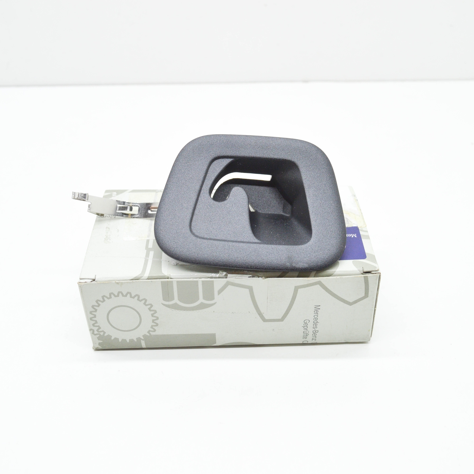 MERCEDES-BENZ C W205 FRONT RIGHT TRIM RING A20569162009051 GENUINE  