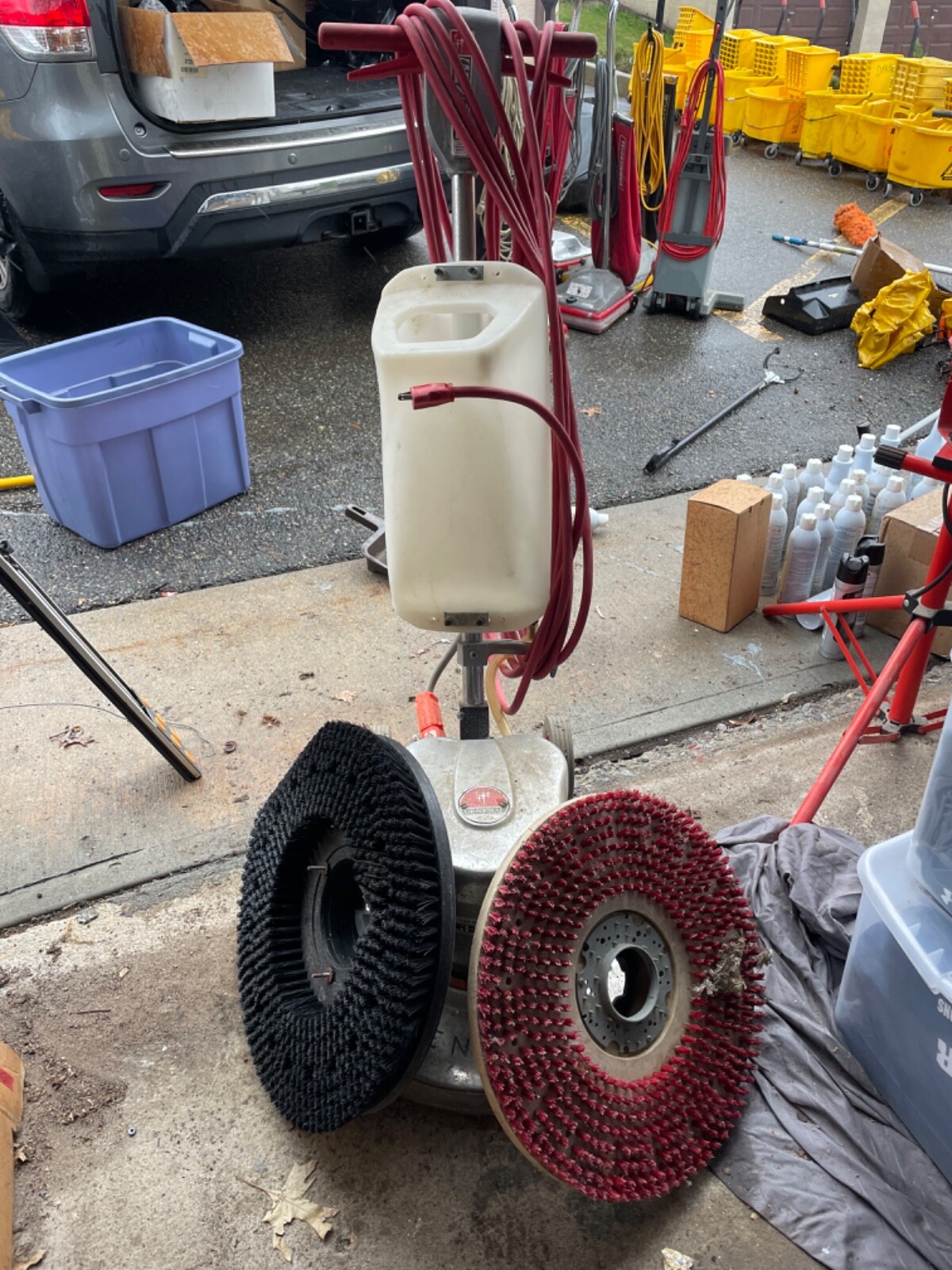 Commercial Cleaning Equipment Floor scrubber. Vacuums. Barrels. Mop