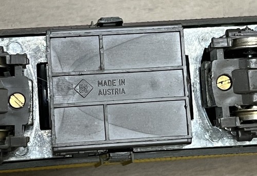 HO Scale Model Union Pacific Diesel Locomotive 1476A. Has Some Damage. See Pics - Picture 5 of 6