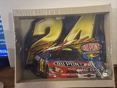NASCAR Wall Clock 2005 Jeff Gordon DuPont #24 NASCAR Racing Collectables New