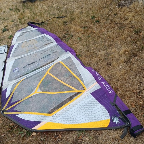 3.5m Ezzy Wave windsurfing sail, excellent. Vinyl main window.