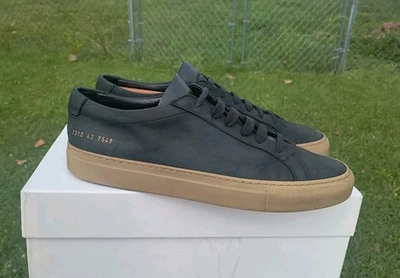 Common Projects Size EU 42 US 9/9.5 Mens Achilles Low Nubuck 2310 COA $450 - Image 1 of 4