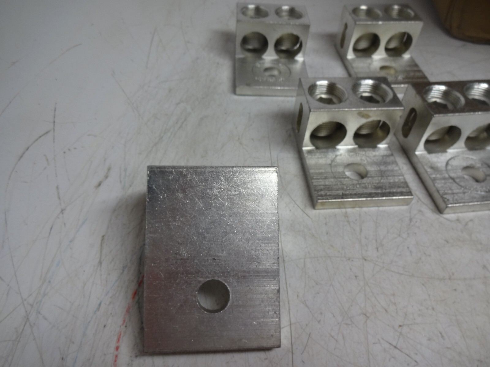 Lot of 5 Ilsco D3785 Mechanical Lug 600kcmil-1/0 AL9CU