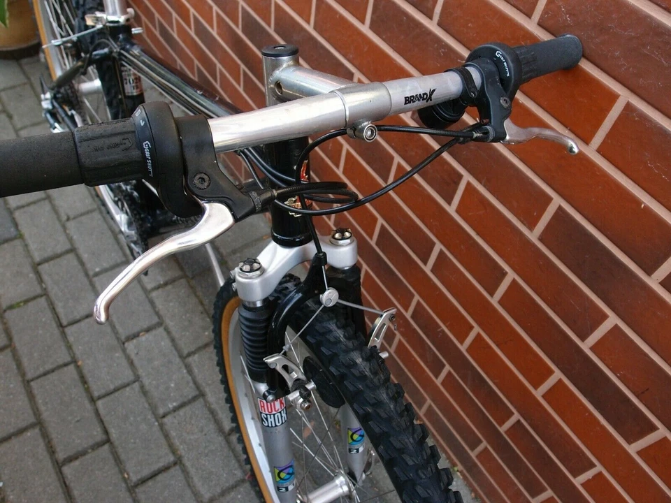 Bicicleta MTB 15 pulgadas Raleigh BMC 7020 T8 Shimano Deore XT Rock Shox Suntour XC Foto 2 de 4