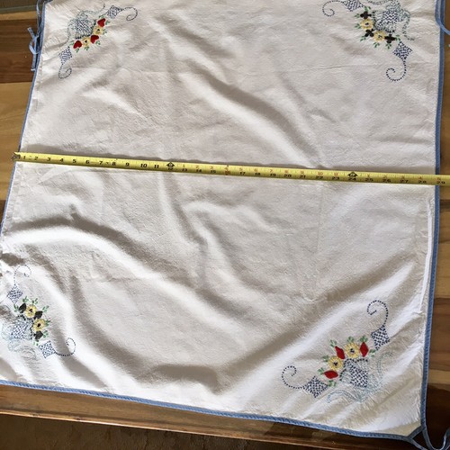 Vtg Hand Embroidered Tablecloth with ties for card table - Picture 8 of 9