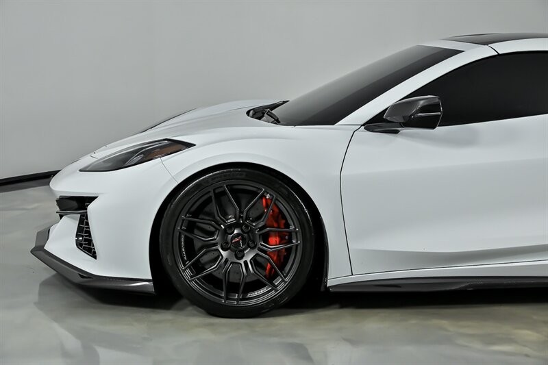 2023 Arctic White Chevrolet Corvette   | C8 Corvette Photo 7