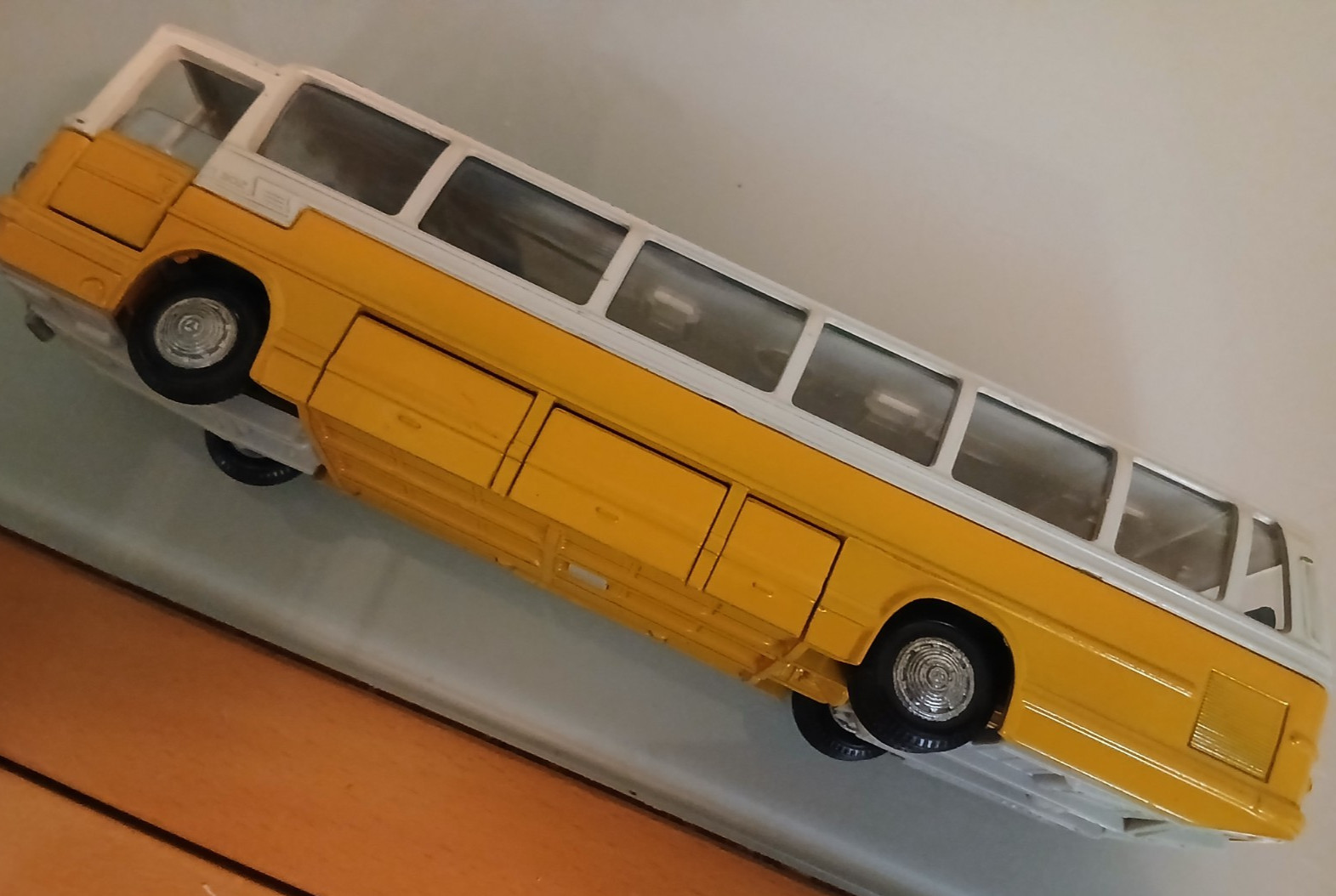 Schuco 1:18 - Camion Miniature - Mercedes-Benz L 322 - Camion De Benz L 322 Camion De Pompiers