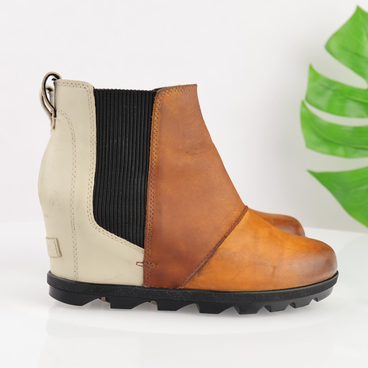 Sorel Womens Joan of Arctic II Boots Size 8.5 Tan White Wedge Lug