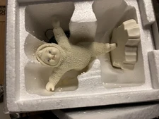 2001 “Hold That Pose" Retired Figurine Department 56 Snowbabies Collection