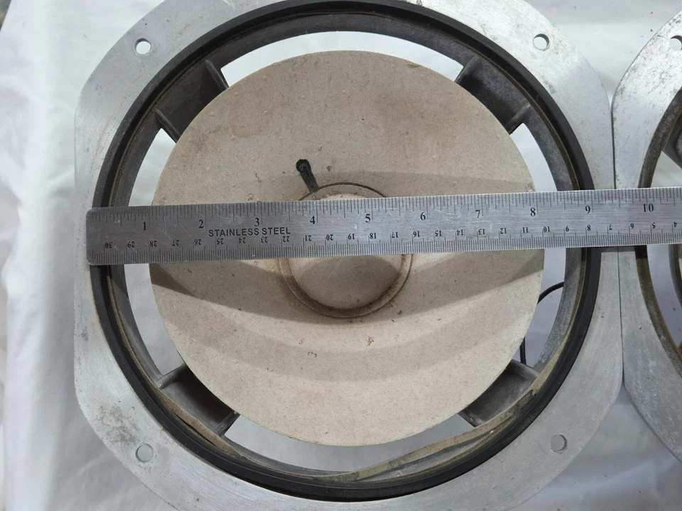 Par de Drivers Yamaha JA-2509 9,75" Alcance Completo – 16 Ohm – Alto-falante Vintage de Órgão/PA - Imagem 2 de 4