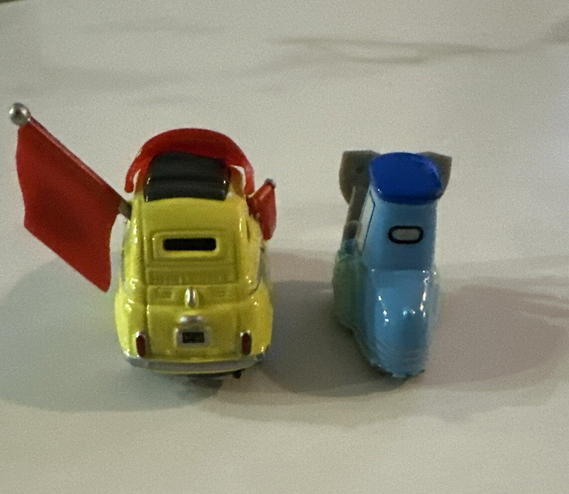 Disney Pixar Cars Guido & Luigi Ferrari Fans-World of Cars-Guido
