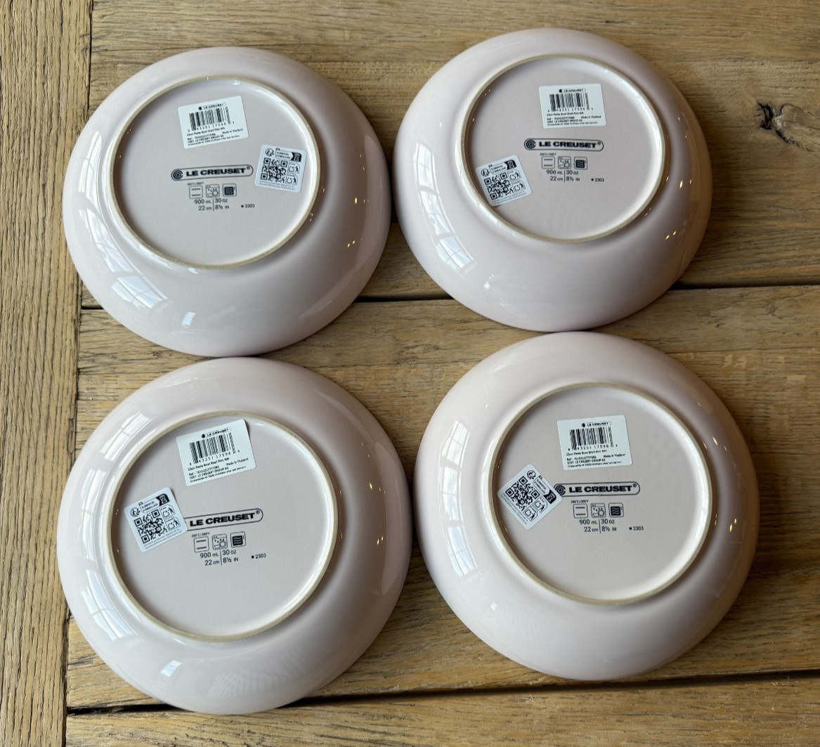 Le Creuset Stoneware Set of 4 8.5 in 1 qt Vancouver Pasta Bowls Shell Pink NEW