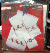 HOLIDAY TOWELS CROSS-STITCH KIT Janlynn, 50943 NEW