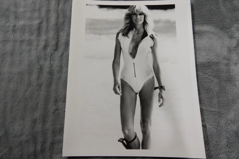SUNBURN farrah fawcett rare photo presse - Photo 1/1