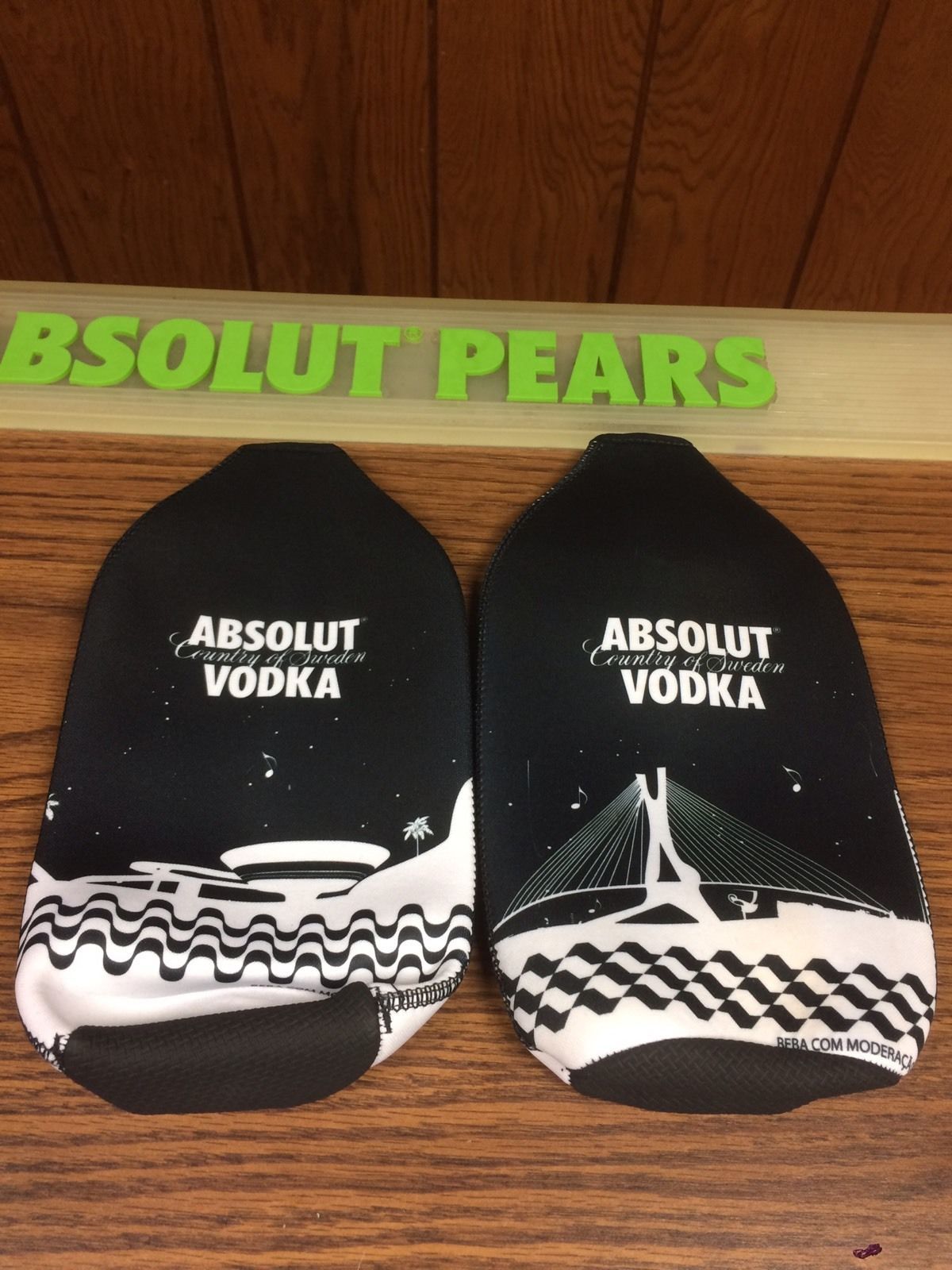 RARE ABSOLUT VODKA BRAZIL CARNIVAL LITER DISPLAY BOTTLE 2ND SKIN / SKINS -NO LA