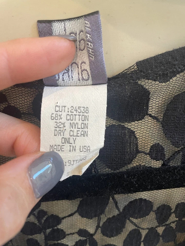 Black Hanky Panky Lace 3/4 Sleeve V Neck Blouse Small - Image 4 of 4