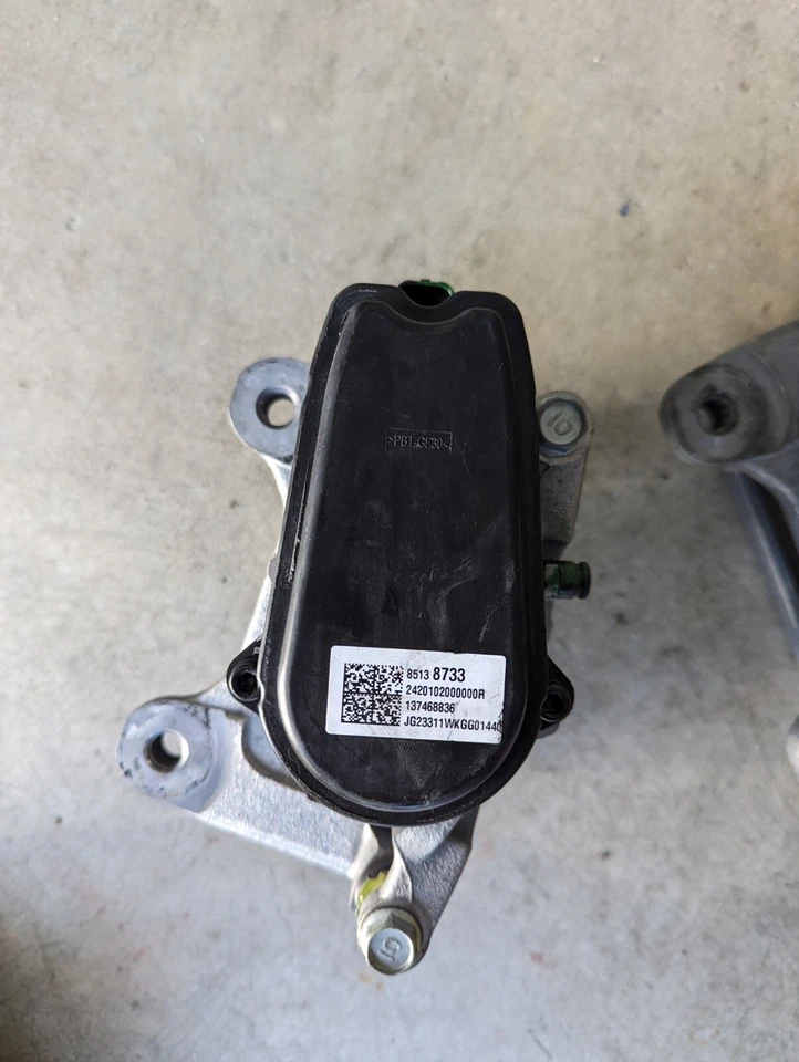 2021-2023 Cadillac Escalade Chevrolet Silverado Rear Caliper Right and Left OEM - Image 3 of 4