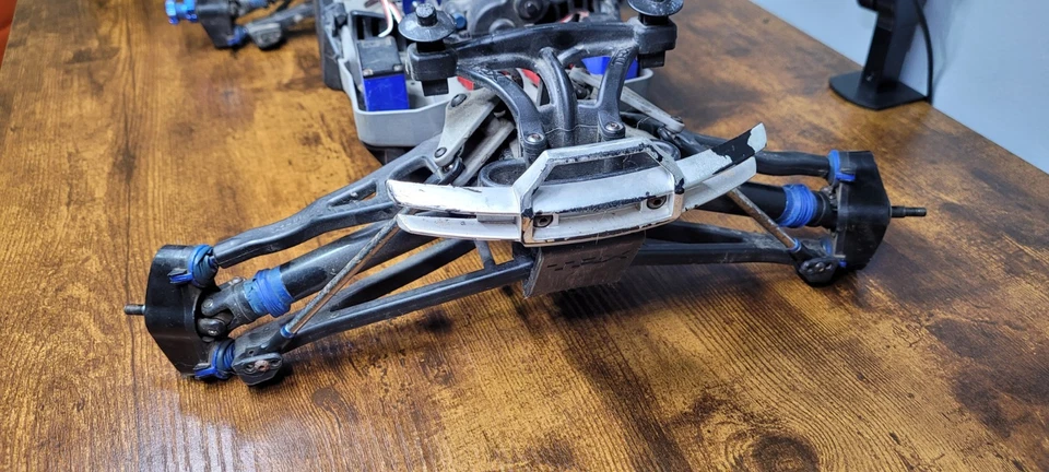 *RARE* Traxxas E-Revo 1.0 1/8 Brushless Edition Monster Truck Roller Slider - Image 4 of 4