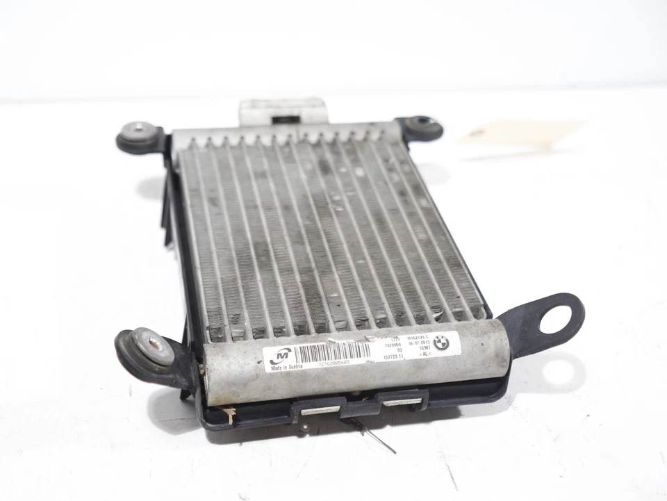 Radiador secundario enfriador de aceite motor N55 12-16 OEM BMW F22 M235 F30 335 F32 435 Foto 3 de 4