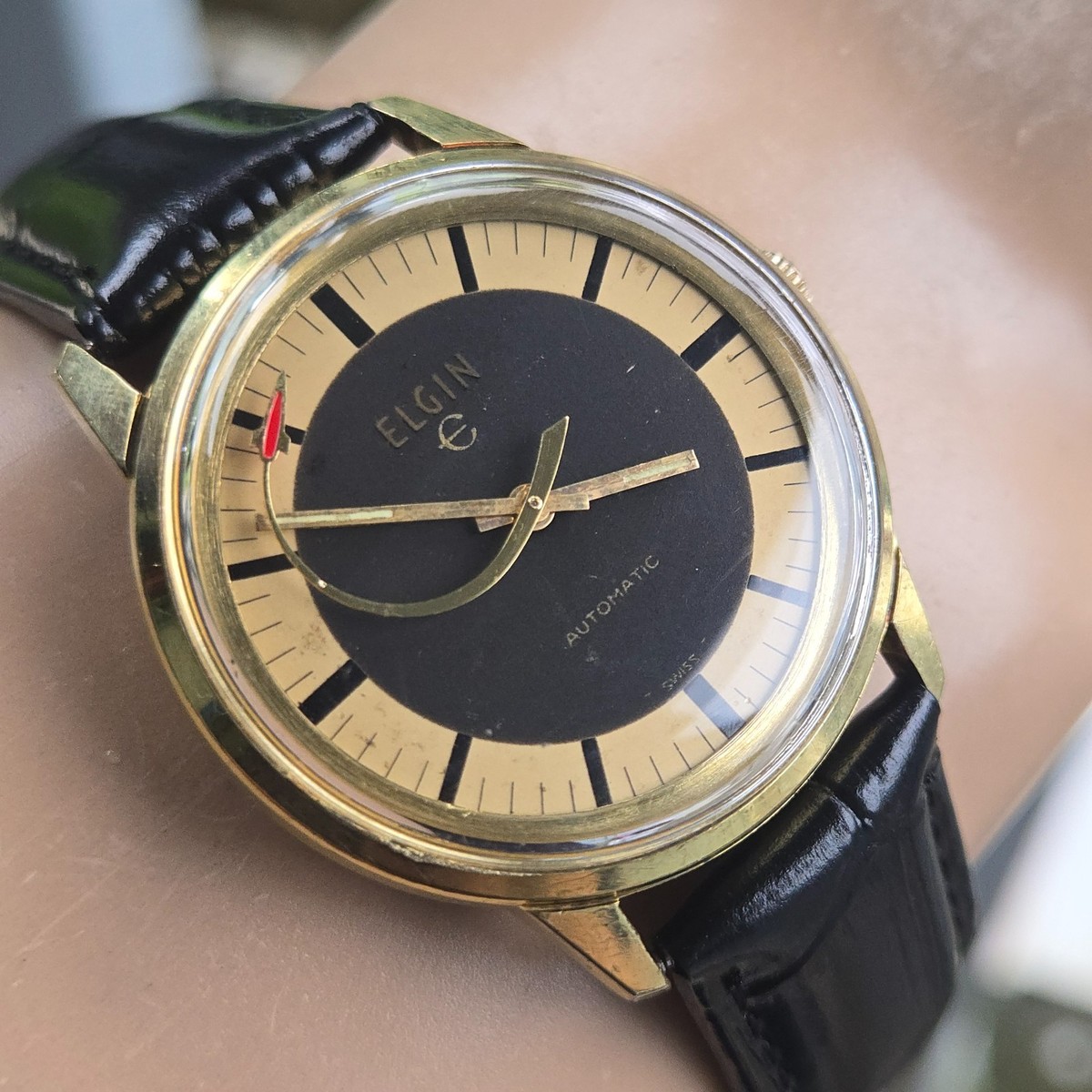 Vintage ELGIN men's automatic watch Rocket second hand two-tone