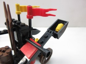 Lego Vintage LL Castle Lion Knights #6039-Twin Arm Launcher w/figs (1988)-Read