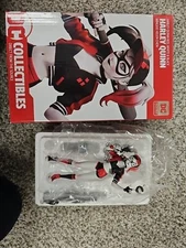 DC Collectibles Harley Quinn Red, White & Black statue Mingjue Helen Chen 
