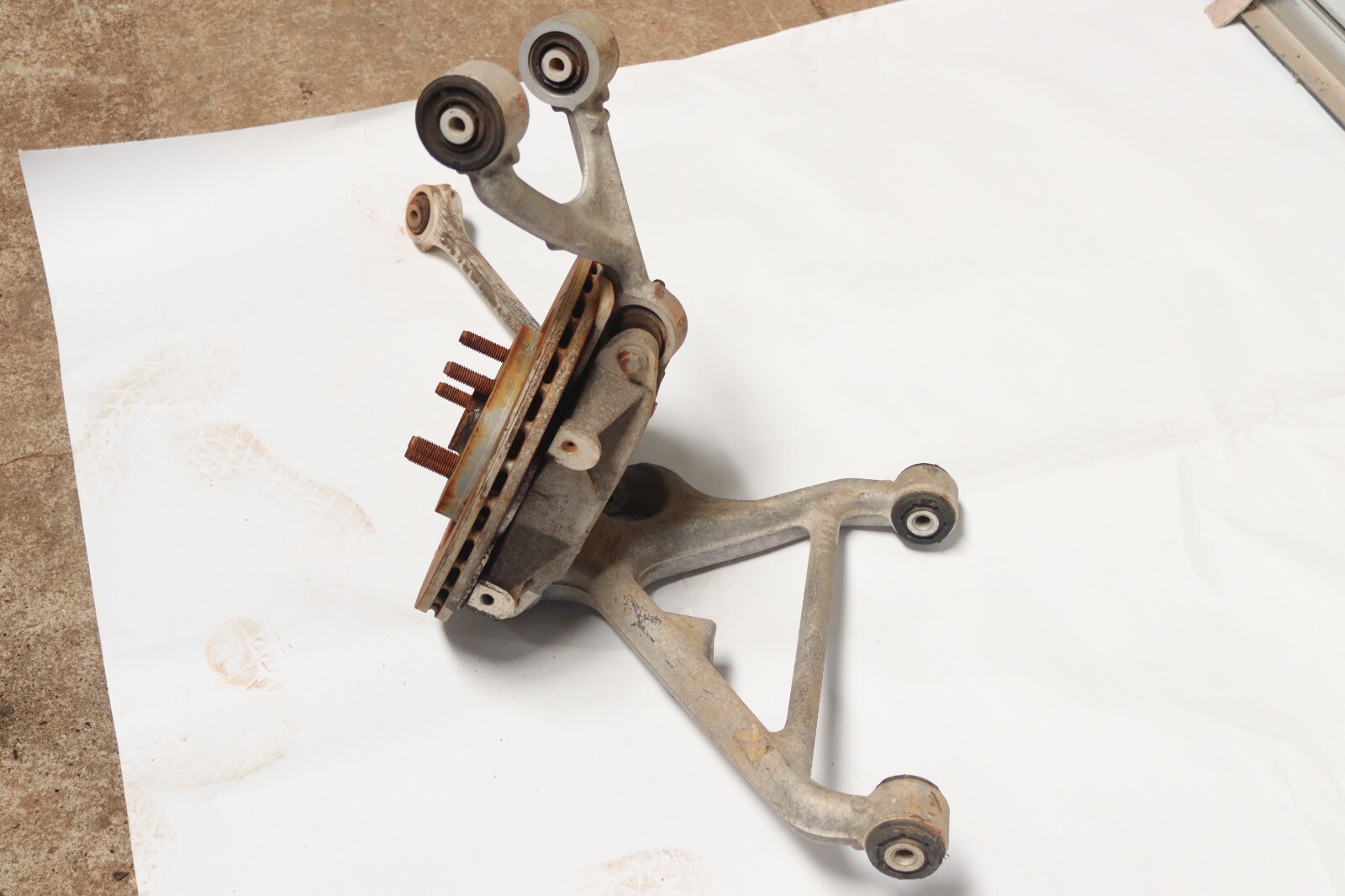 06-16 ASTON MARTIN V8 VANTAGE REAR RIGHT SPINDLE KNUCKLE WHEEL HUB ASSEMBLY OEM