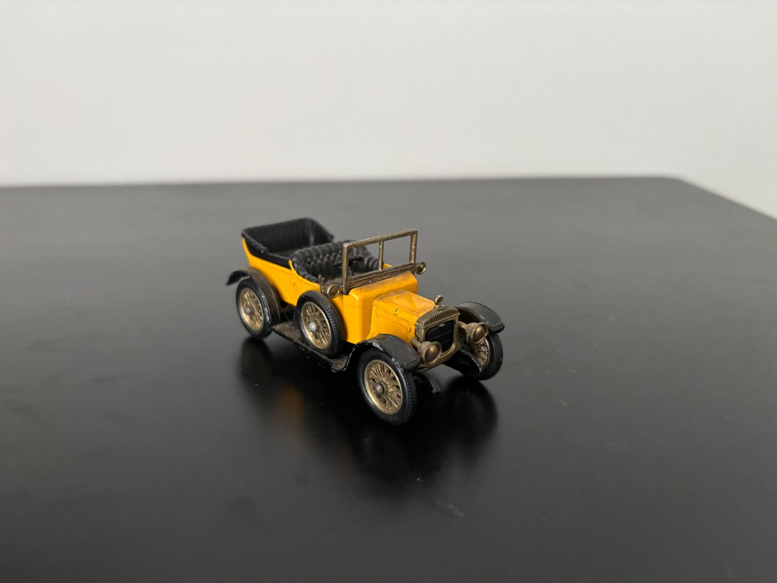 Matchbox Yesteryear Y13, 1911 Daimler - Free Price Guide & Review