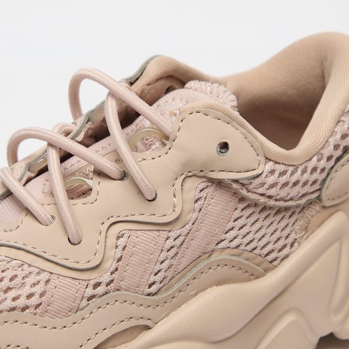 ADIDAS Ozweego Infant Brown SIZE 8 Trainers - Picture 2 of 6