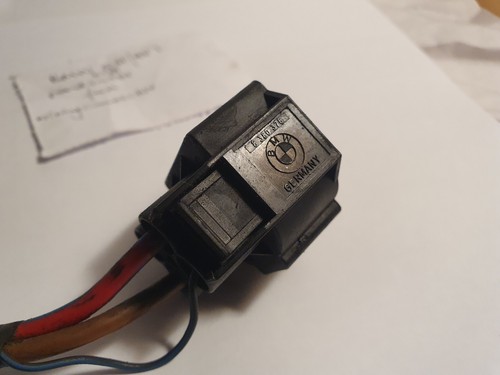 2004 - 2012 BMW 1 Series E81 E87 Radiator Fan Connector Plug Wire Socket 8380376 - Picture 2 of 3
