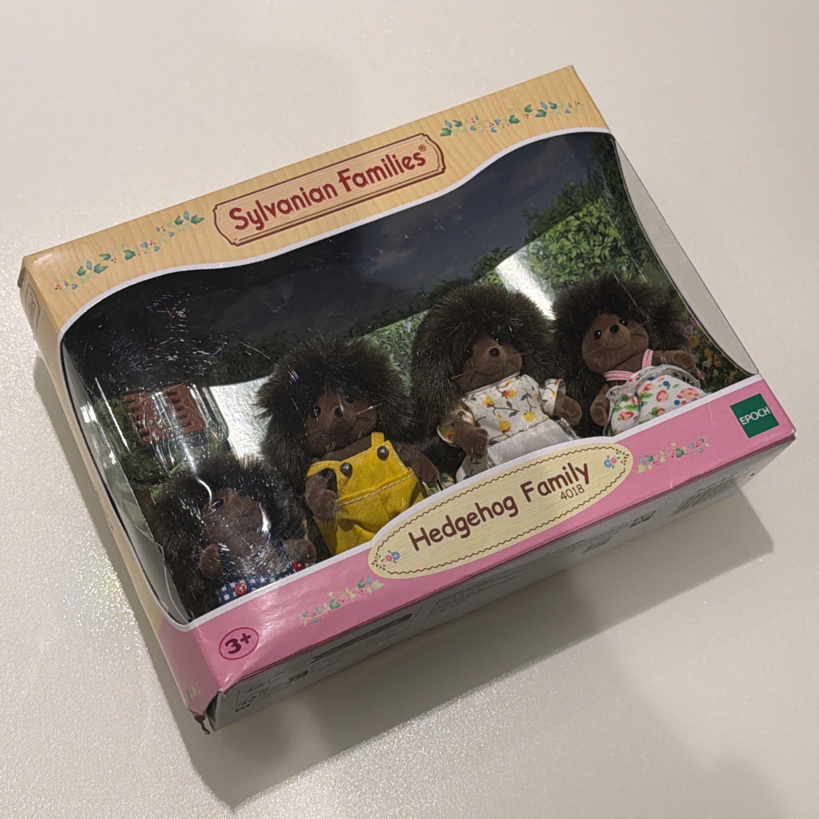 Sylvanian Families Hedgehog Family 4-in Pack Character Figure Playset Toy EPOCH