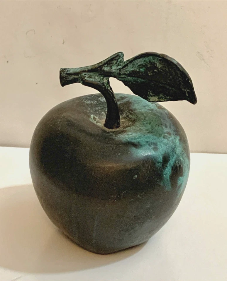 Escultura de manzana Verdigis de bronce macizo estilo Andreas Wargenbrant Foto 4 de 4