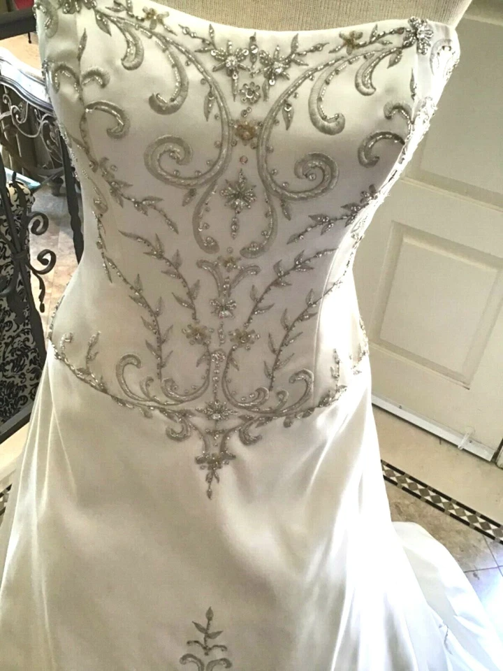 MON CHERI BRIDAL gown Wedding Dress Strapless Embroidered Ivory Satin 10 New - Image 3 of 4