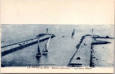 *62122 postcard 30 Le Grau du Roi - les deux Môles