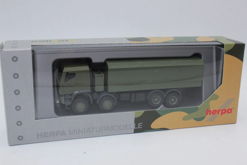 Herpa 746915 Iveco Trakker 8x8 Protected Flatbed Truck Undecorated Military 1:87 - Image 3 of 4