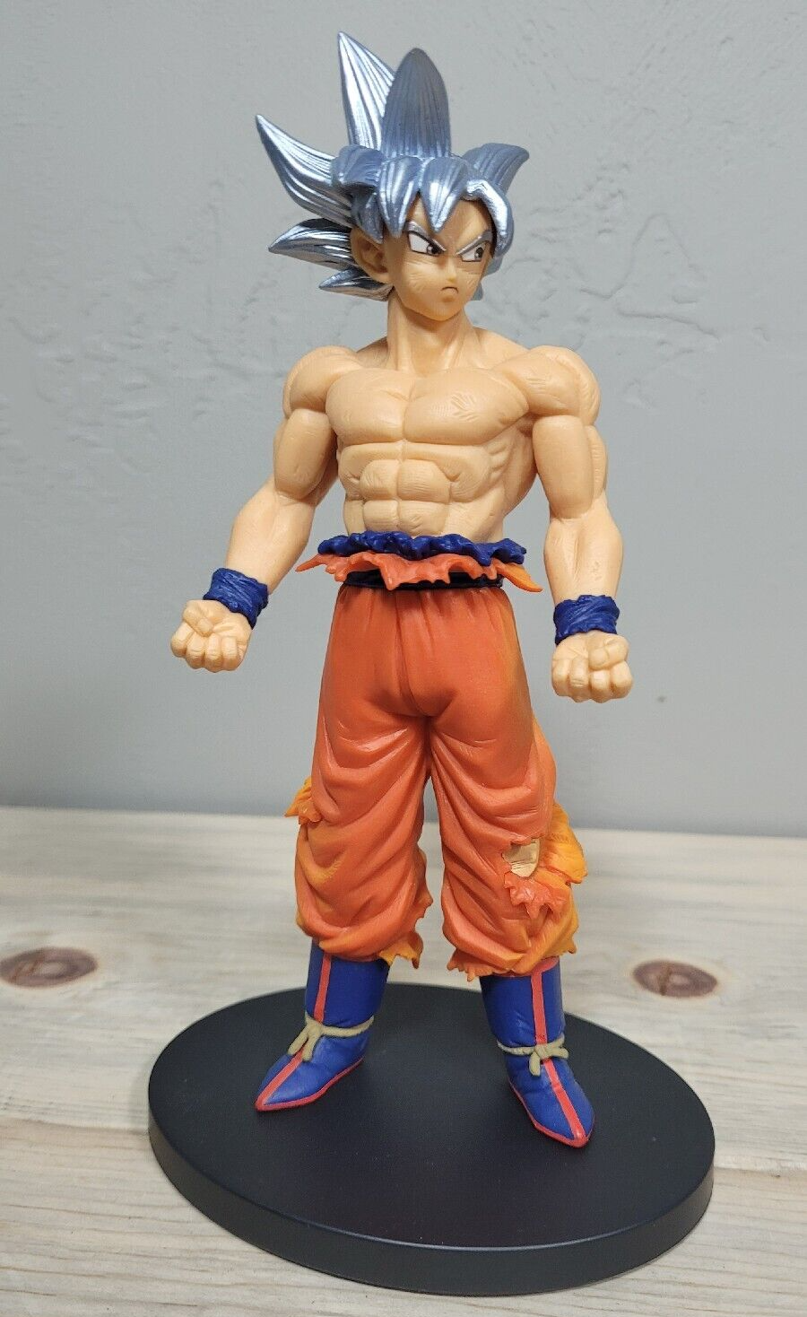 FIGURE DRAGON BALL SUPER - GOKU INSTINTO SUPERIOR - CREATOR X