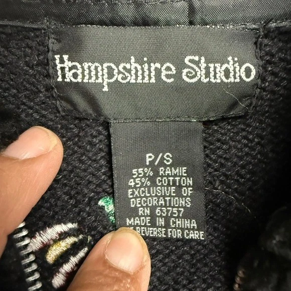 Hampshire Studio Black Christmas Zip Up Fur Collar Cardigan Sweater Women P/S - Image 3 of 4