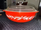 Vintage Pyrex, Holiday (Pine Cone) Casserole Dish w. Lid - 2 QT