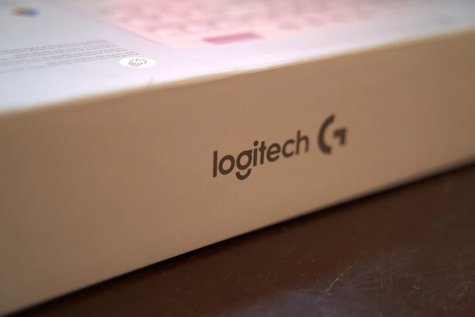 BRAND NEW SEALED Logitech G715 Clicky Switches with Palm/Wrist Rest - Image 3 of 4