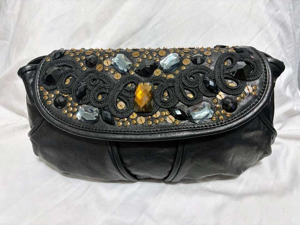 ISABELLA FIORE ALEXANDRIA ADORNADO ADORNADO CON JOYAS BANDOLERA CLUTCH $495 Foto 2 de 4