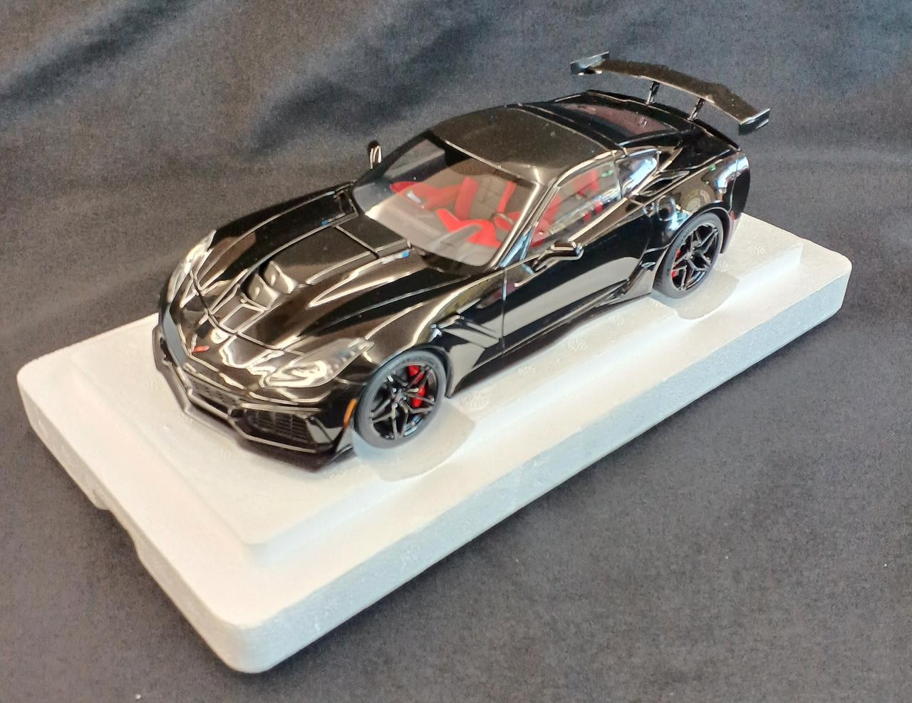 AUTOart Chevrolet Corvette C7 ZR1 Black 71276