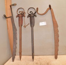 4 antique hay tools 2 spears harpoon & knives collectible farm tool lot S5