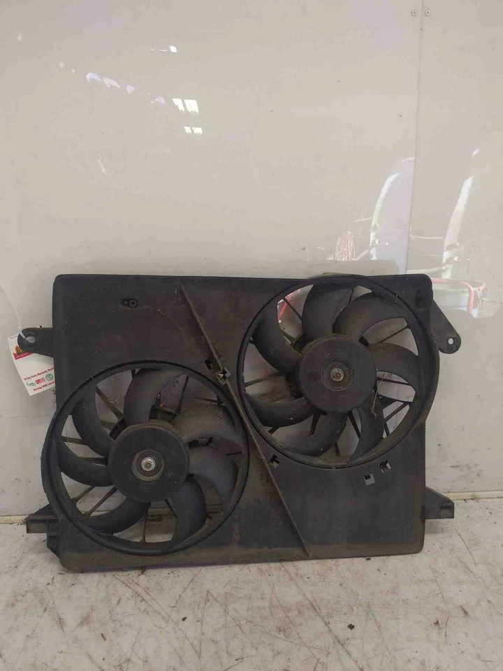 2005 - 2007 Dodge Charger Magnum 300 Cooling Fan Assembly OEM 05174358AA - Image 2 of 2
