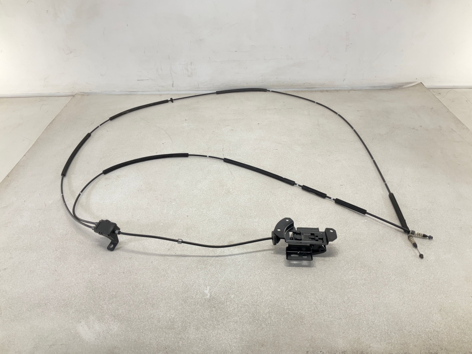 17-20 MASERATI Levante Hood Release Opener Cable Line OEM CM