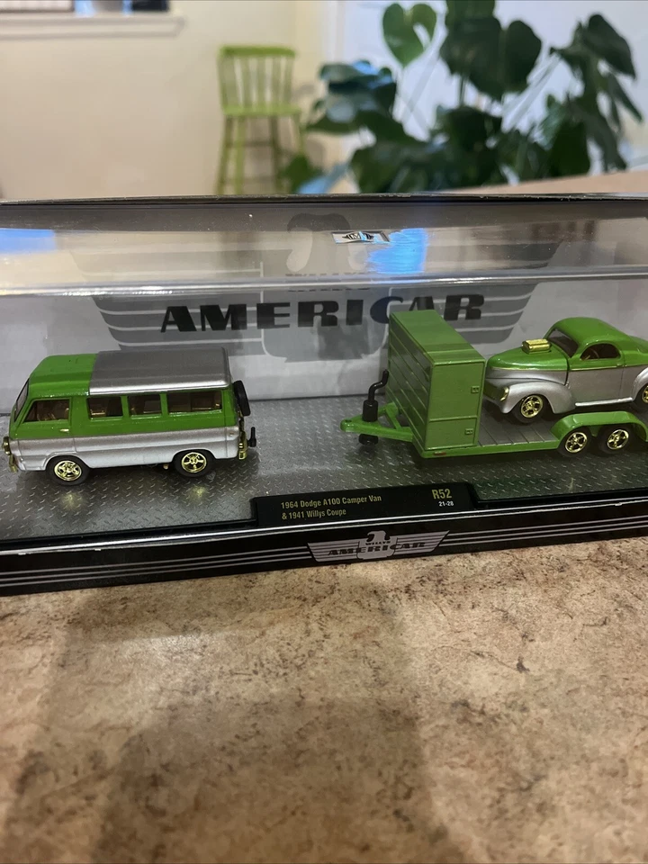 2022 M2 Machine 1964 Dodge A100 Camper Van & 1941 Willys Coupe modelo Gold chase - Imagem 2 de 4